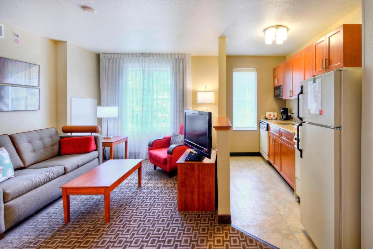 Towneplace Suites Raleigh Cary/Weston Parkway Экстерьер фото
