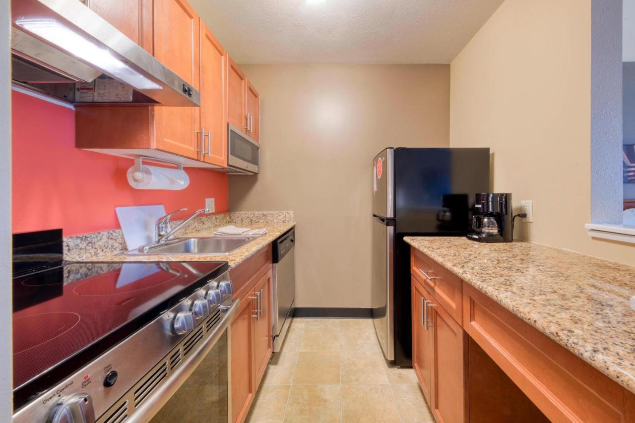 Towneplace Suites Raleigh Cary/Weston Parkway Экстерьер фото