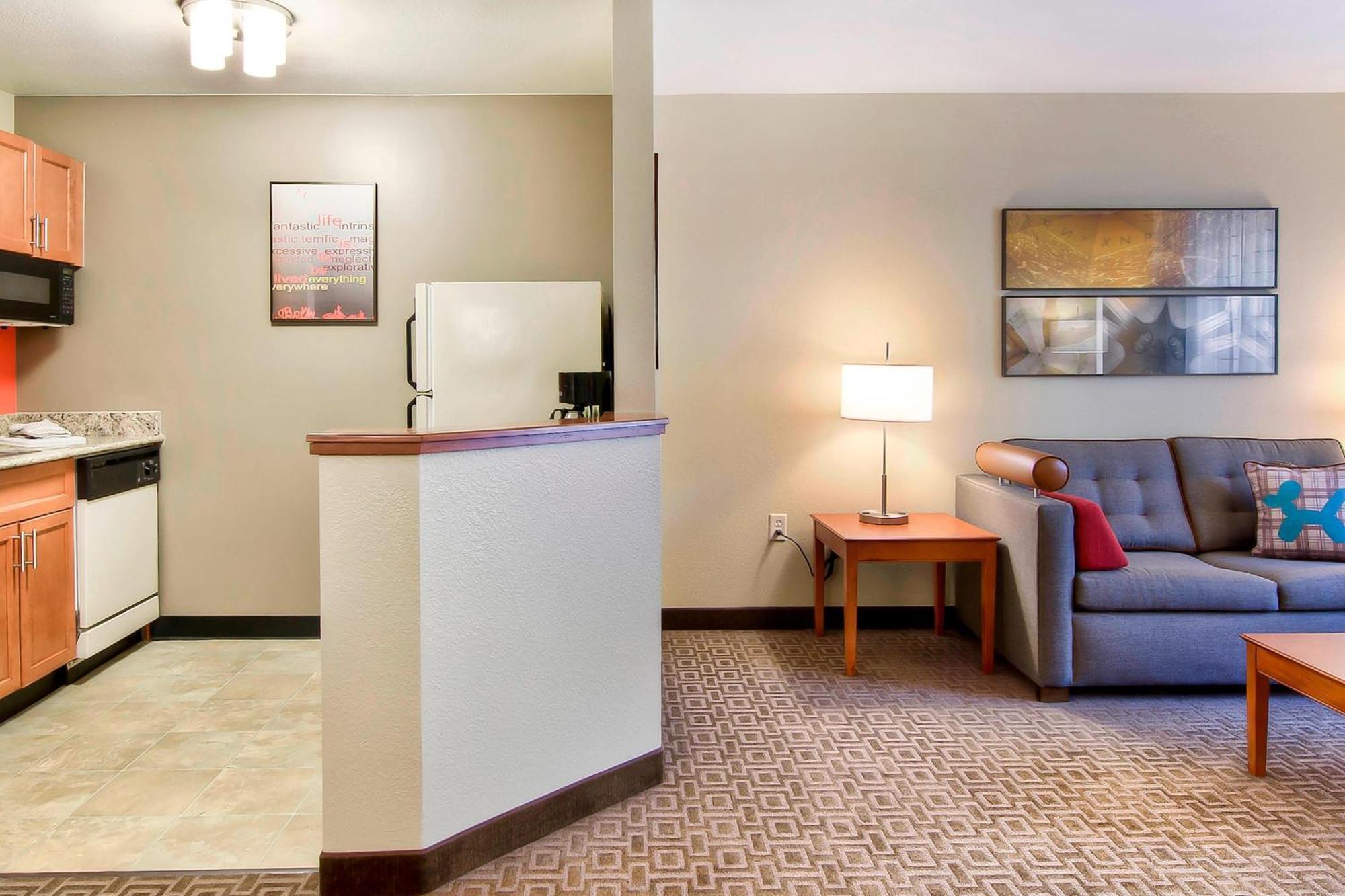 Towneplace Suites Raleigh Cary/Weston Parkway Экстерьер фото